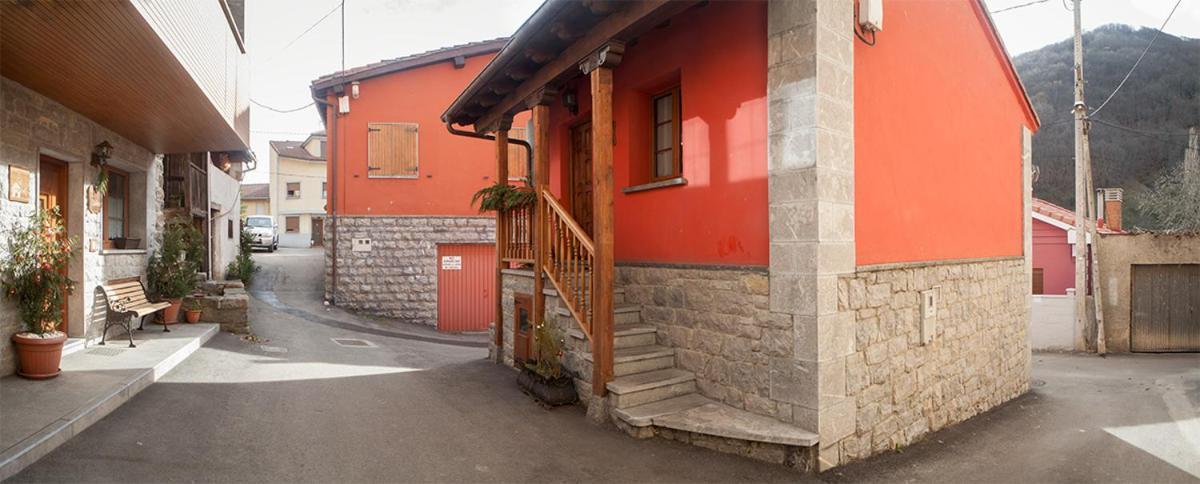 Apartamentos Rurales Les Martes Felechosa Luaran gambar